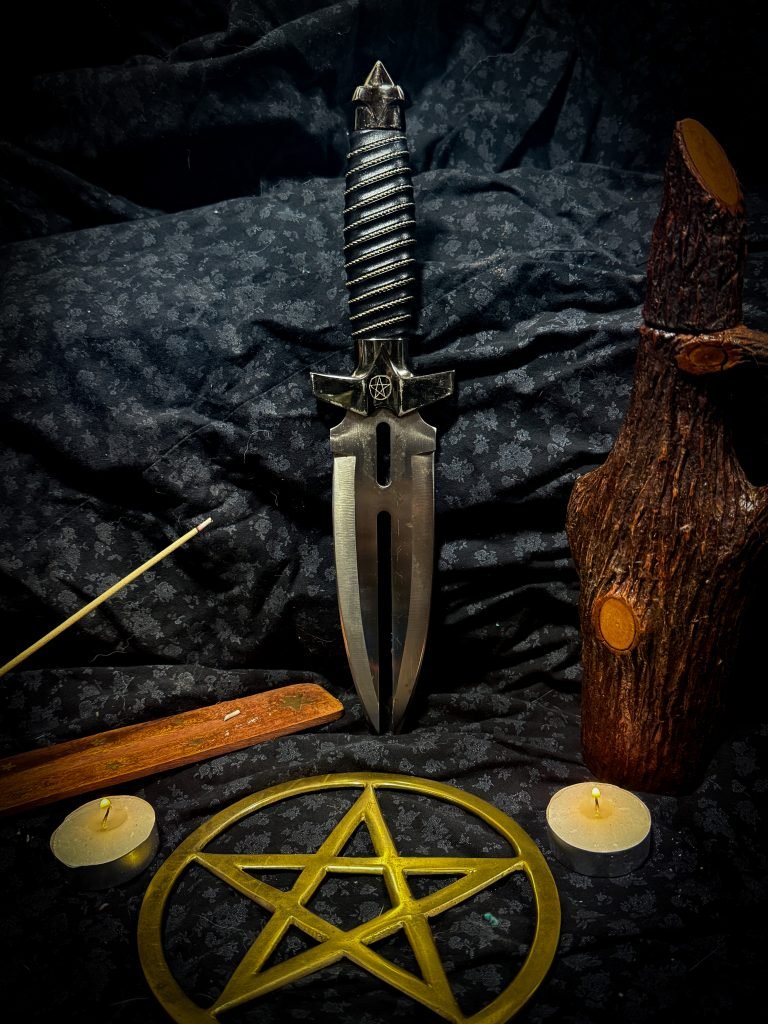 My Gill Hibben UC453B becomes an athame